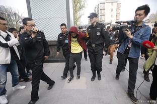 巴媒：将维尼修斯娃娃吊在桥上 西班牙检察官要求监禁4人4年